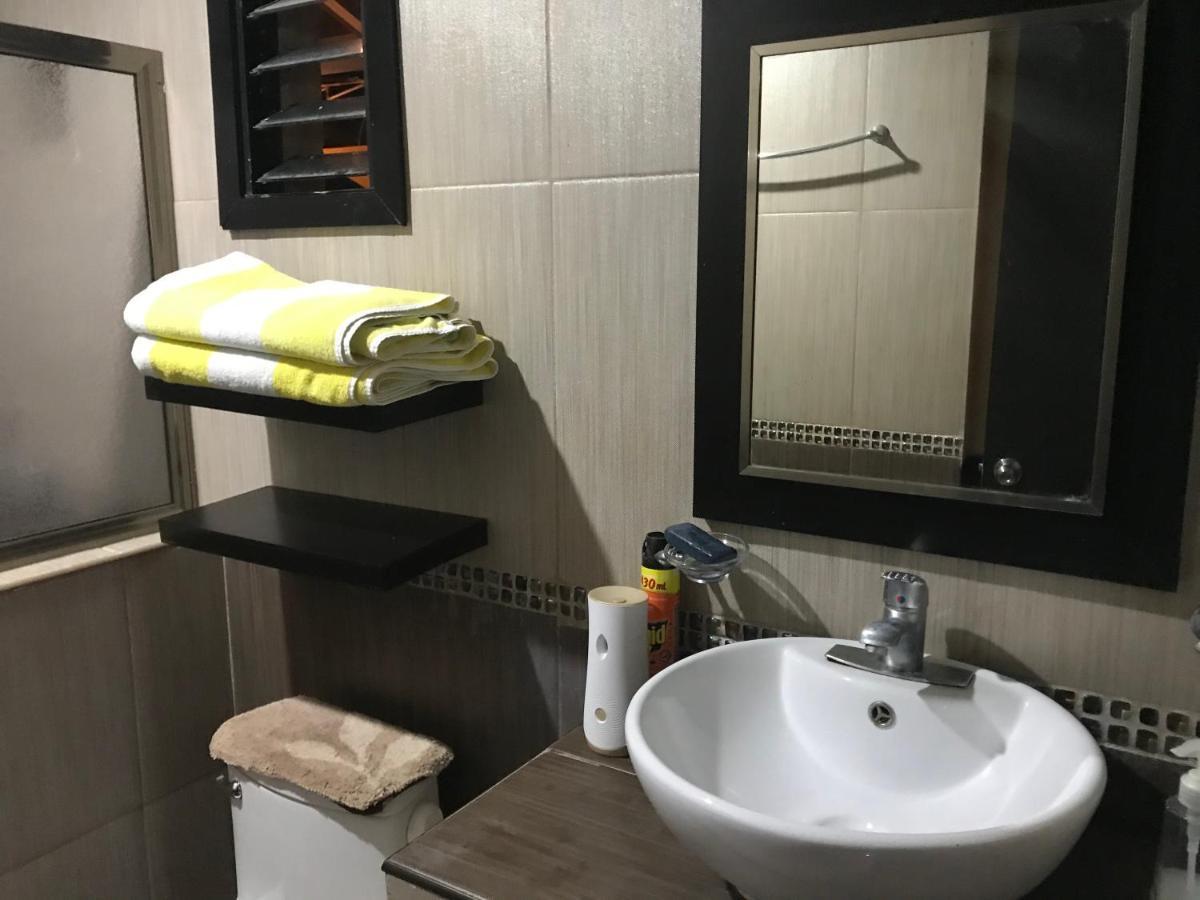Апартаменты Casa Lili 2: Luxurious/Amplio/Hot Water/Economic/Wifi/Tv Вальядолид Экстерьер фото