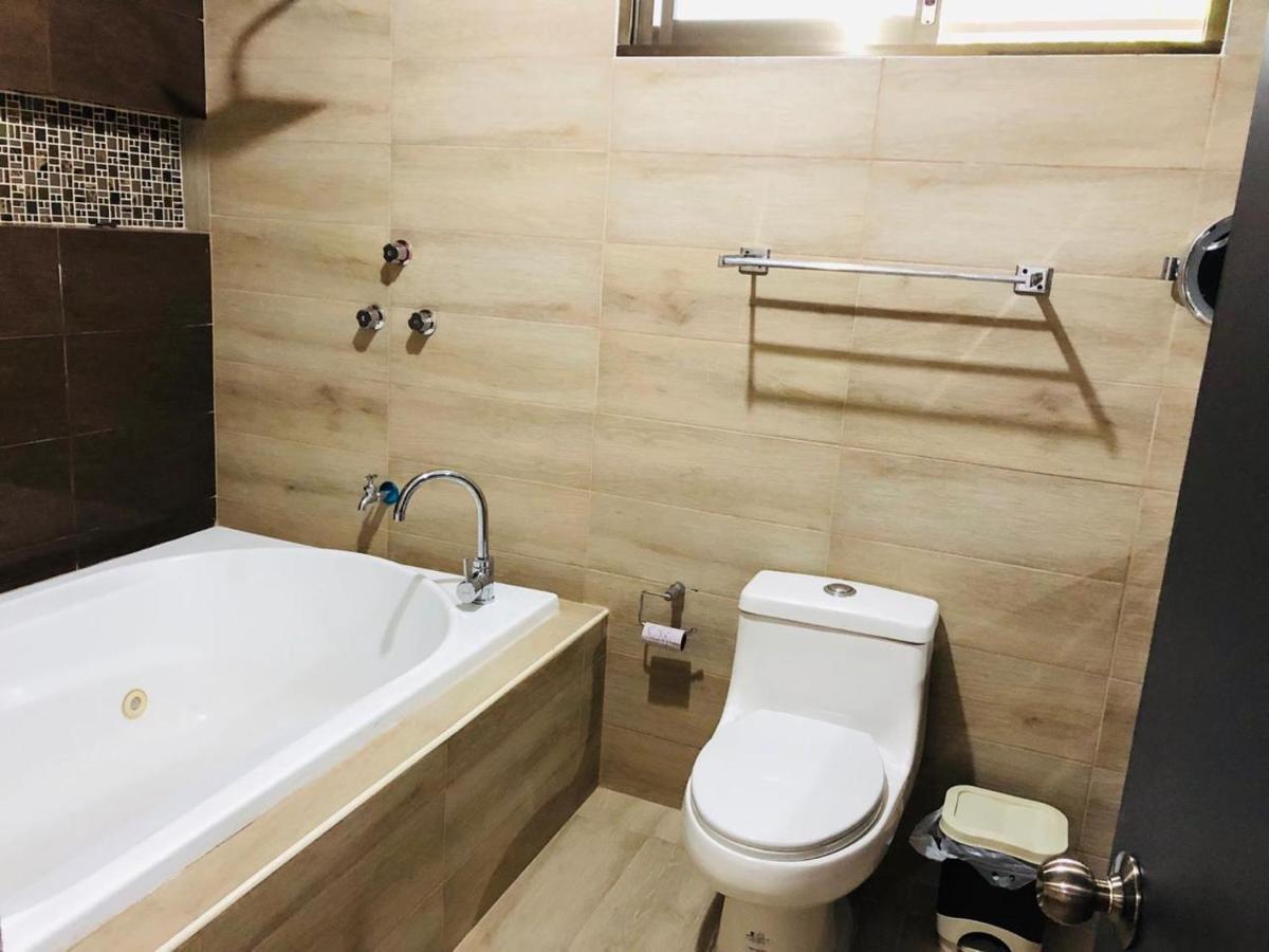 Апартаменты Casa Lili 2: Luxurious/Amplio/Hot Water/Economic/Wifi/Tv Вальядолид Экстерьер фото